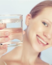 喝水最养生 阴阳水不卫生要少喝