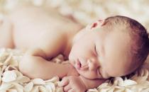 给早产儿喂养的四大原则 早产儿的营养需要量新妈要了解