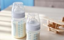 频繁换奶问题多 妈妈给宝宝换奶需注意五个事项
