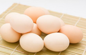 鸡蛋营养虽高 这5类人绝不能吃！