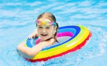 孩子多大适合学游泳 儿童在游泳时如何预防溺水