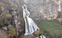 中国最恐怖的瀑布一泉瀑布 下雨天会出现新娘身影