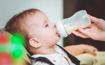 冲泡奶粉的温度多少合适 宝宝日常喝牛奶禁忌