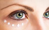 眼霜和眼部精华的区别 用眼霜会长脂肪粒的原因