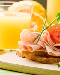 早餐喝橙汁有益身体健康